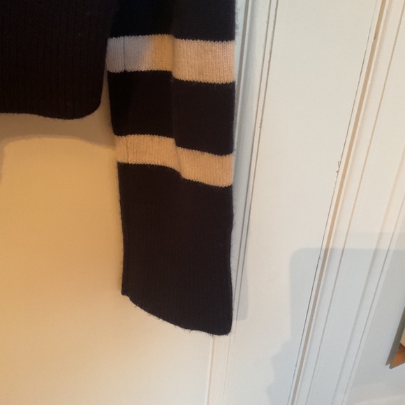 Banana Republic cashmere cropped rugby stripe sweater - Picture 5 of 10
